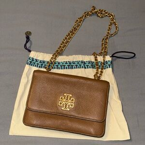 GORGEOUS AMAZING CONDITION TORY BURCH CROSSBODY OR SHOULDER BAG- UP TO YOU 😍😍